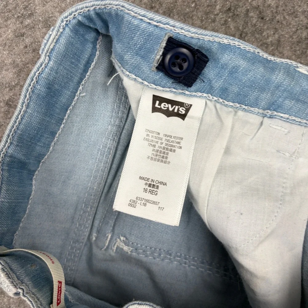 Levi's‎ Shorty Short Girls 16 Light Wash Denim Embroidered Flap Pocket Shorts